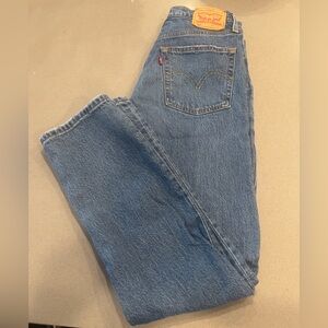 Women’s Levi’s Medium Blue Straight-Leg Denim Jeans